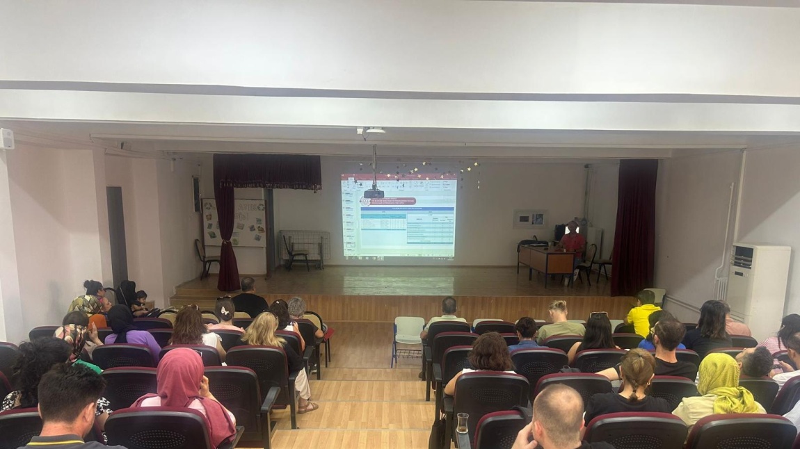 TÜRKİYE YÜZYILI MAARİF MODELİ ÖĞRETMEN EĞİTİMİ SEMİNERİ